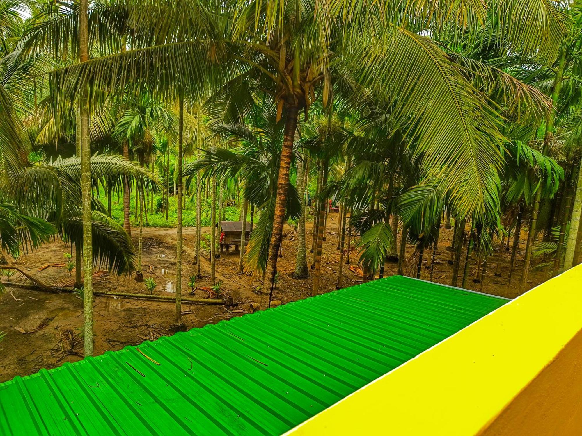 Shivalaya Farmstay Located Amdist Coconut Farm With River Access Near Isha,Adiyogi,Siruvani Alāndurai Exterior photo